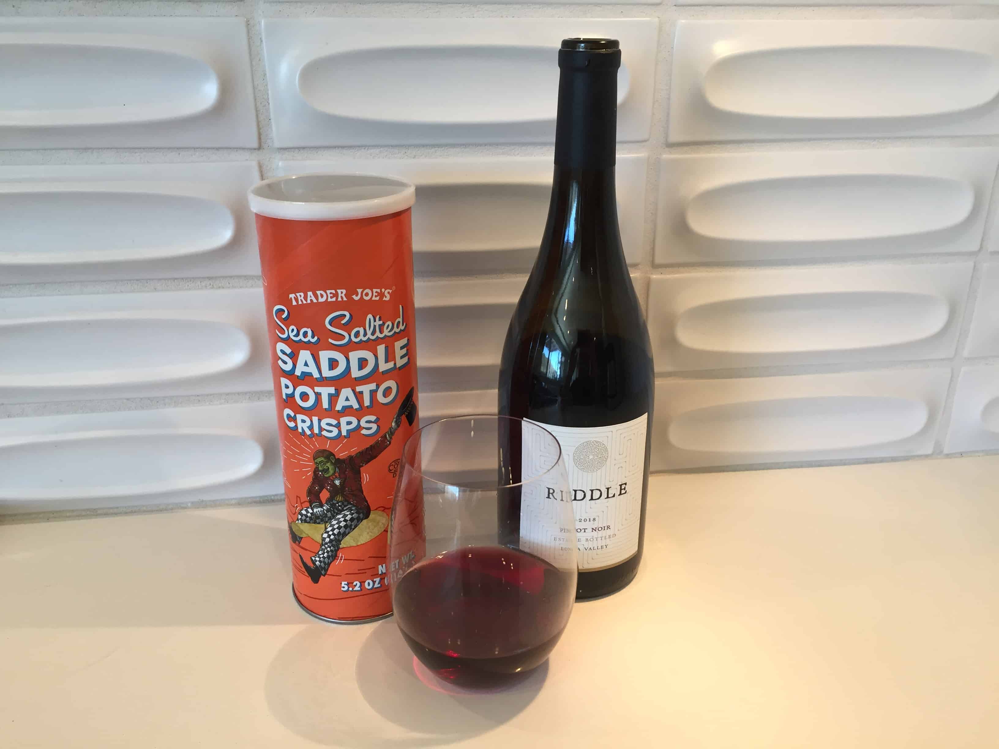 Bottle of $6.99 Riddle 2018 Pinot Noir and a sleeve of TJ's Pringles knock off - both delicious