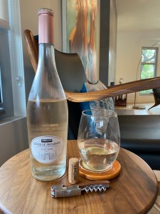 Bottle and glass of the 2021 Kirkland Signature Côtes de Provence Rosé, Provence, France   ($7.99 @Costco in California – Item #1133993) 