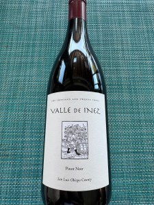 Front label of the 2023 Valle de Inez Pinot Noir